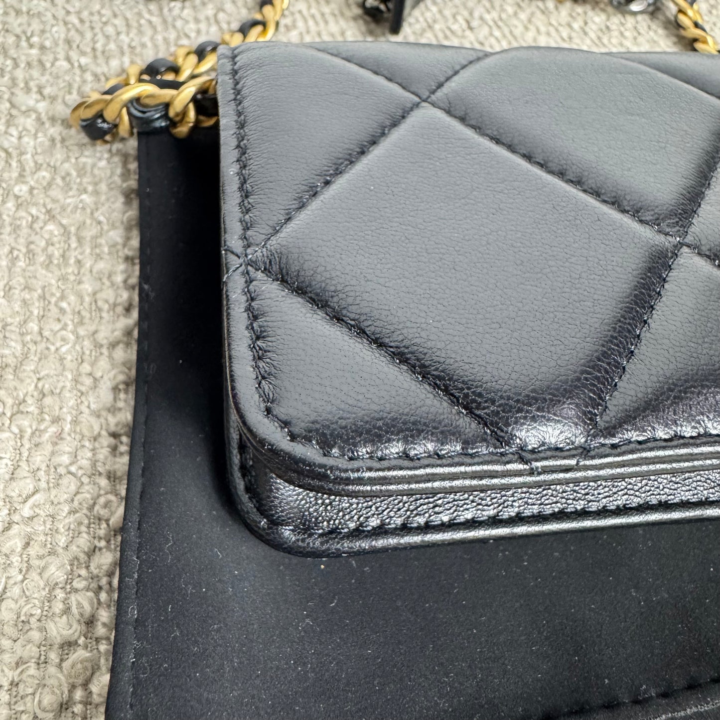 Chanel 19 Wallet on Chain