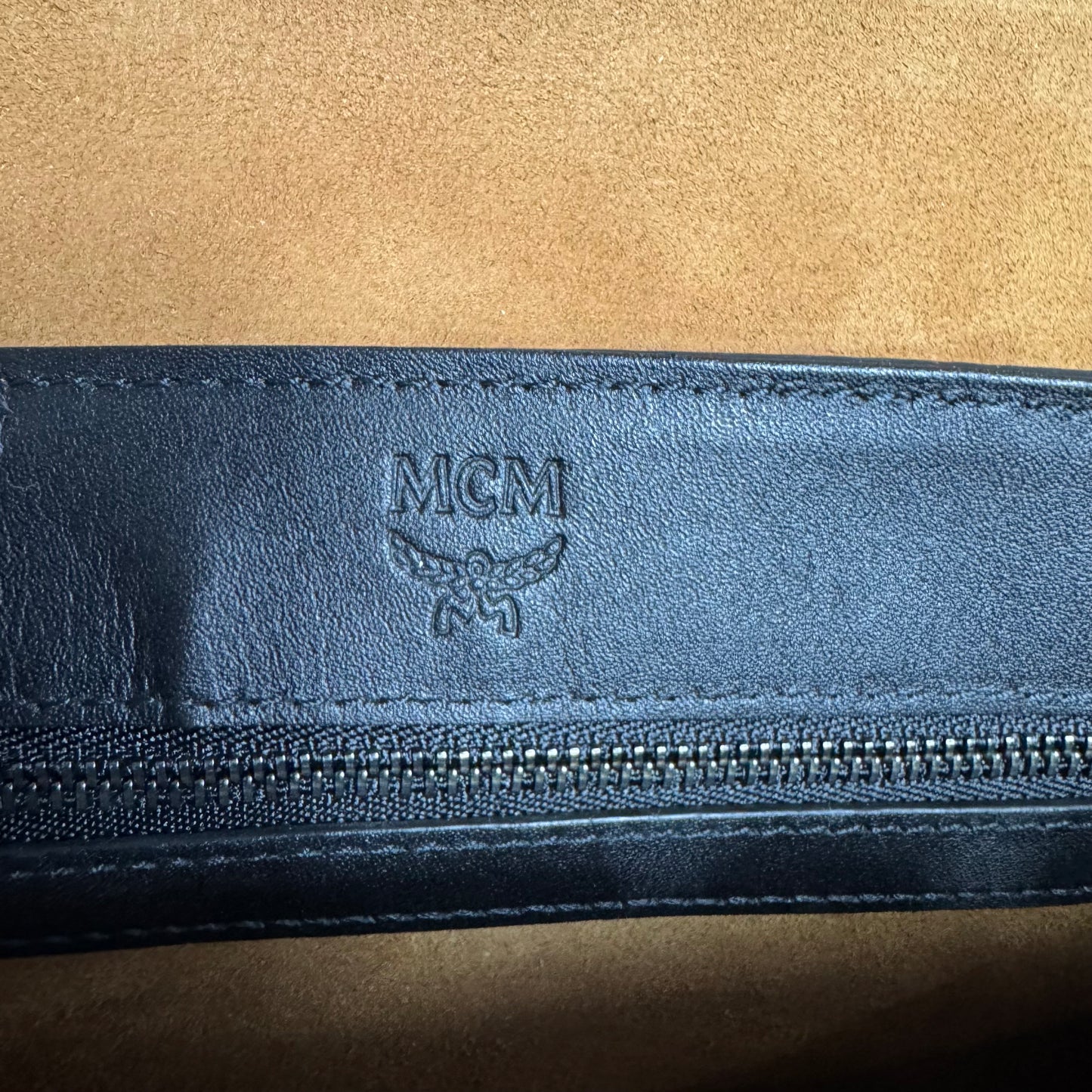 MCM Visetos Klassik Small Messenger