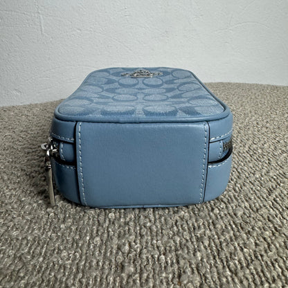 Coach Mini Phone Crossbody Bag – Signature Jacquard Hellblau