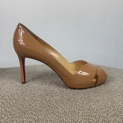 Christian Louboutin Shelley Pumps Nude Lackleder – Größe 39