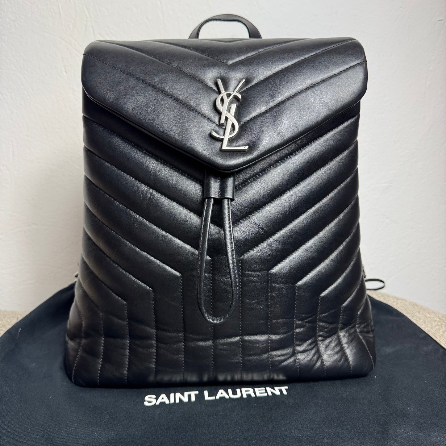 Saint Laurent Loulou Rucksack Matelassé-Leder Schwarz