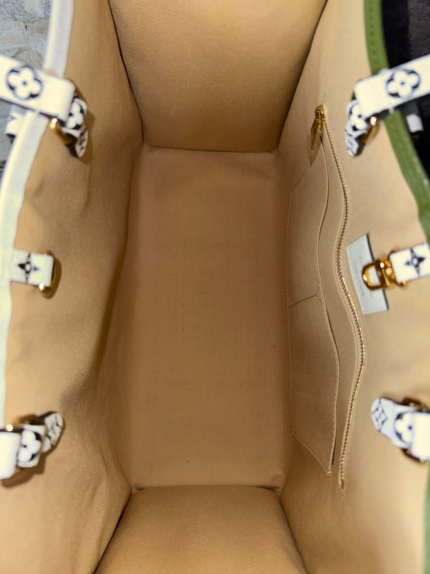 Louis Vuitton Onthego GM – Giant Monogram Limited Edition