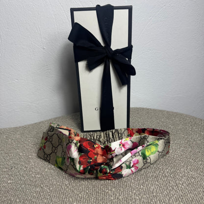Ruban de cheveux en soie imprimé GG Blooms Gucci