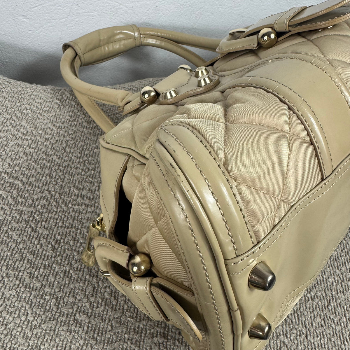 Burberry Quilted Satin & Leder Satchel Bag – Beige