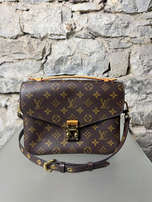 Louis Vuitton Pochette Métis – Monogram