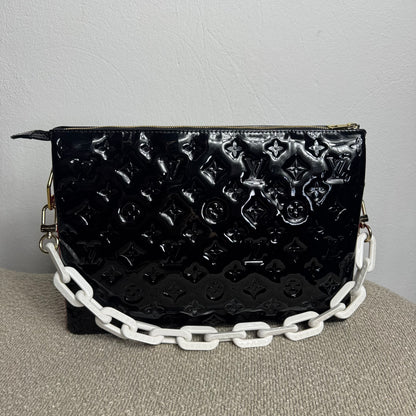 Louis Vuitton Coussin MM Vernis Schwarz / Rot mit weißem Kettenriemen