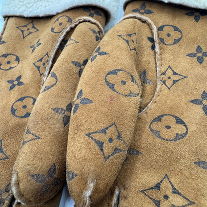 Louis Vuitton Monogram Handschuhe Lammfell Braun – Größe S