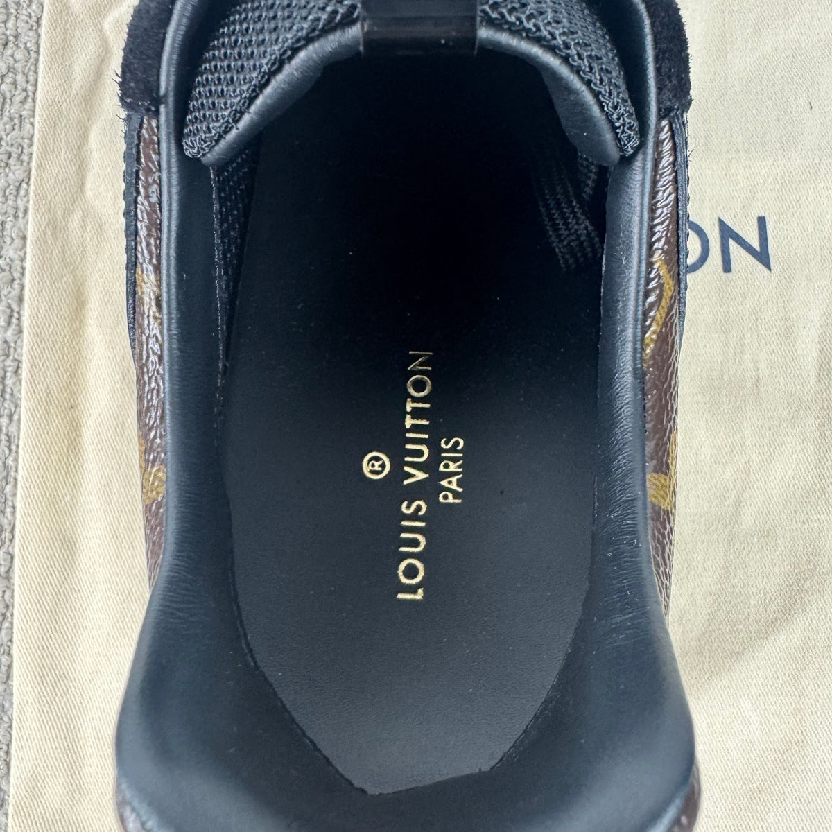 Louis Vuitton Run Away Sneaker – Größe 38,5