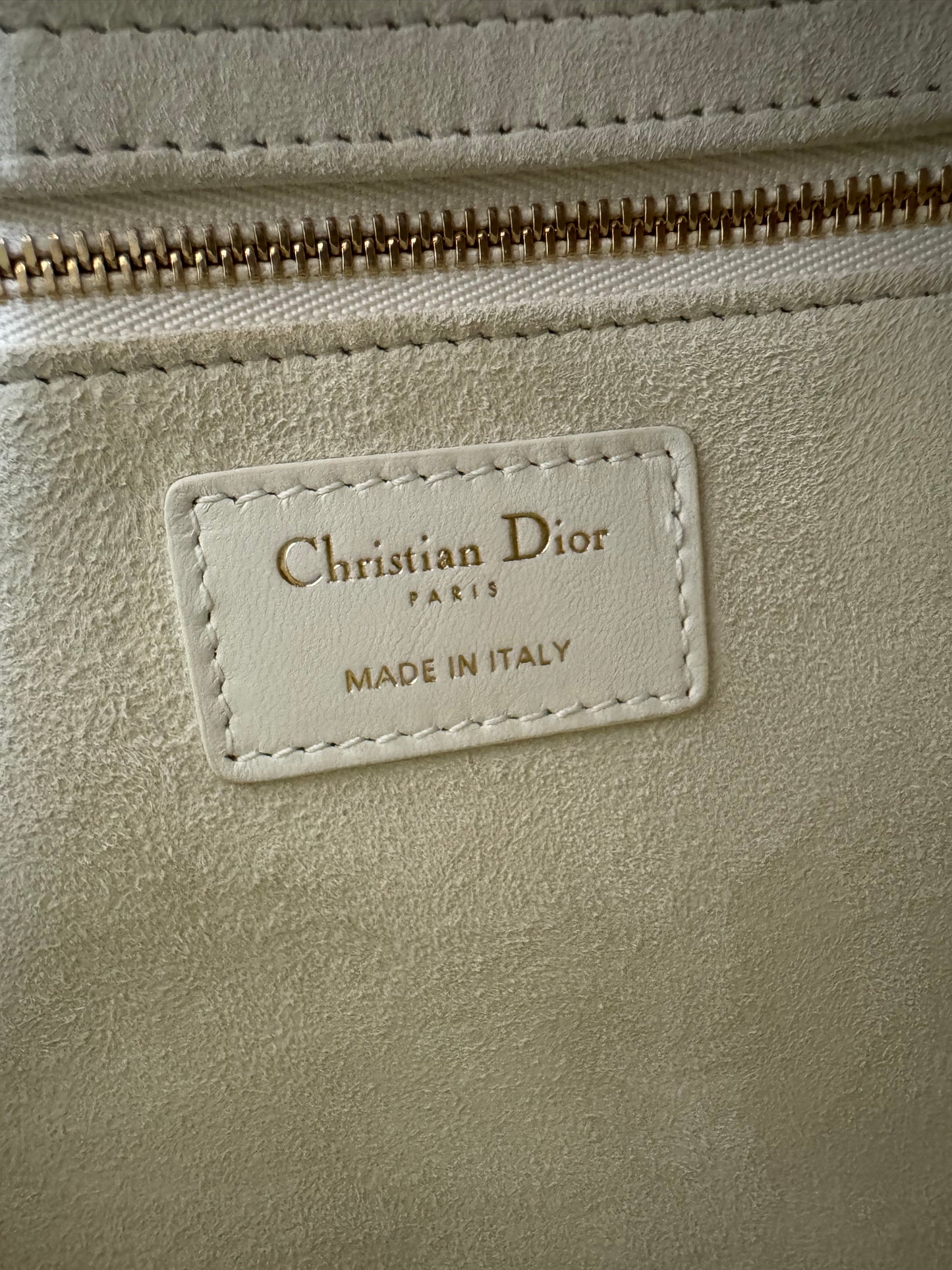 Mittelgroße Lady Dior Tasche Cannage Lammleder in Latte