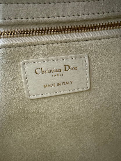 Mittelgroße Lady Dior Tasche Cannage Lammleder in Latte