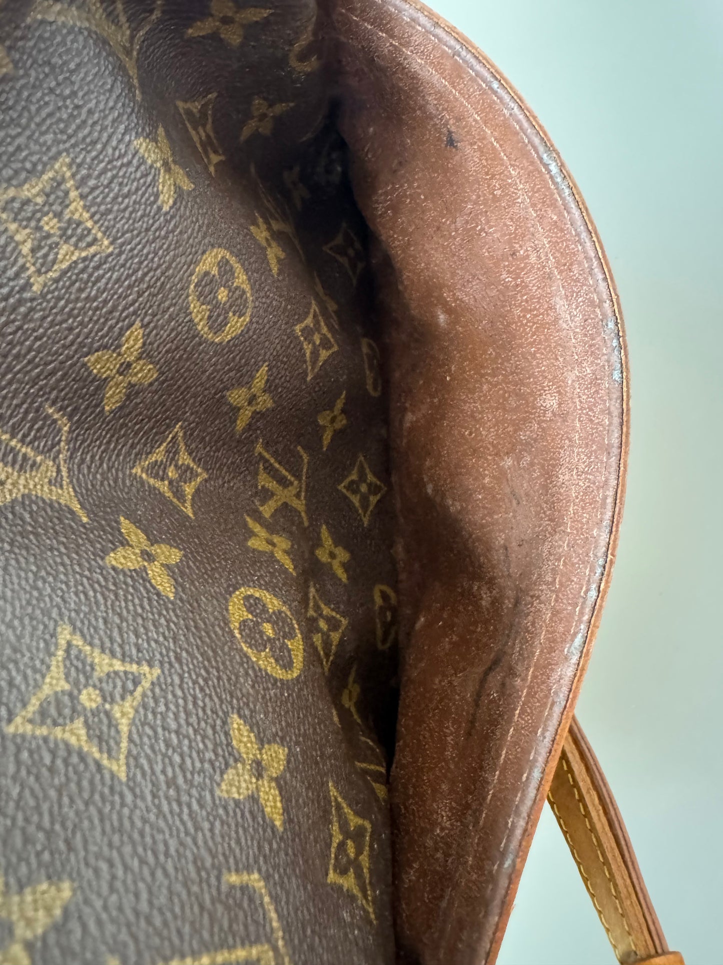 Louis Vuitton Trocadero 24 Monogram Canvas