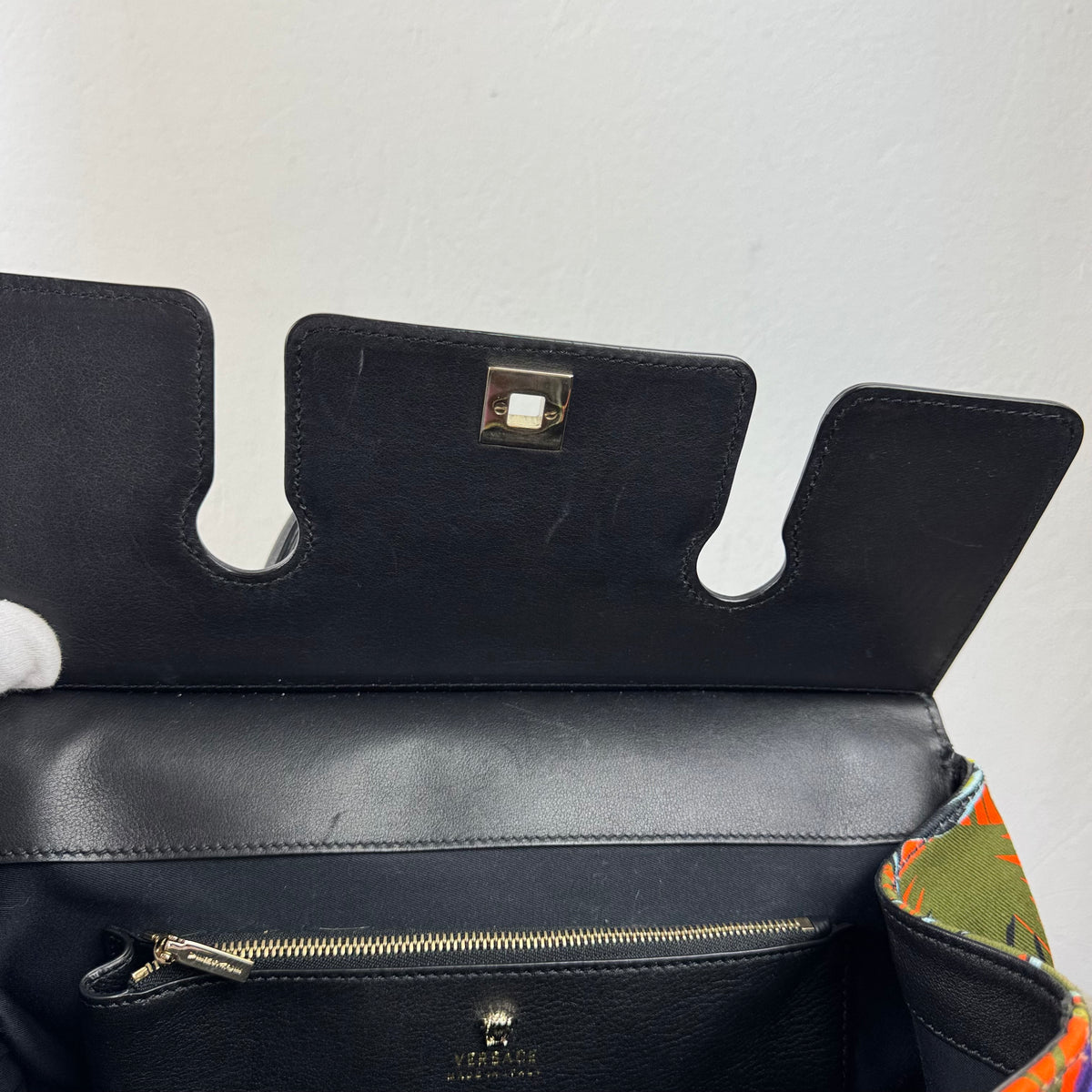 Versace La Medusa Large Top Handle Bag – Schwarz / Multicolor