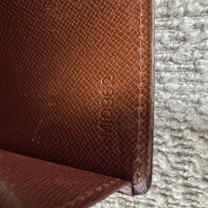 Louis Vuitton Sarah Wallet – Monogram Canvas (MI0962)