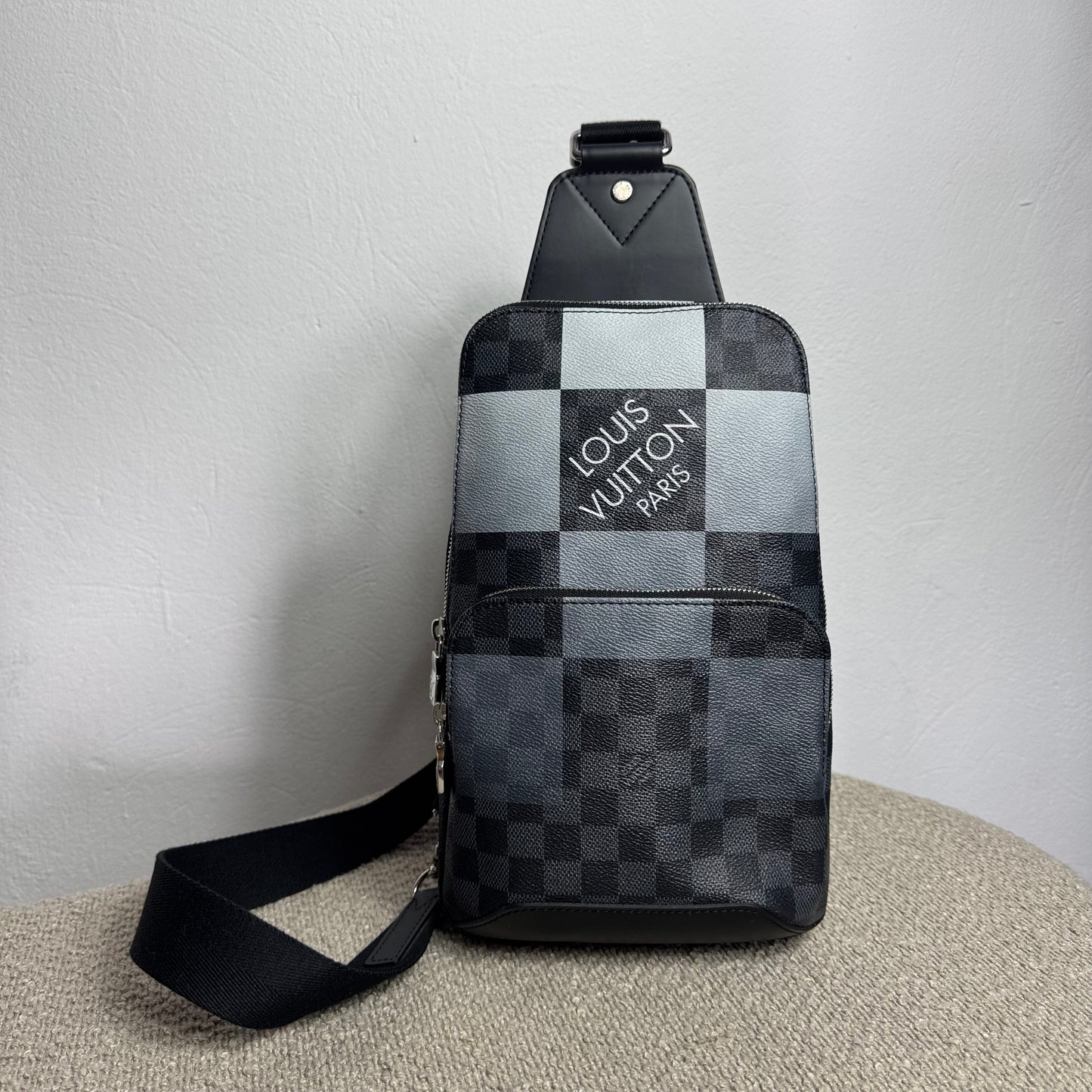 Louis Vuitton Avenue Sling Bag – Damier Graphite Giant