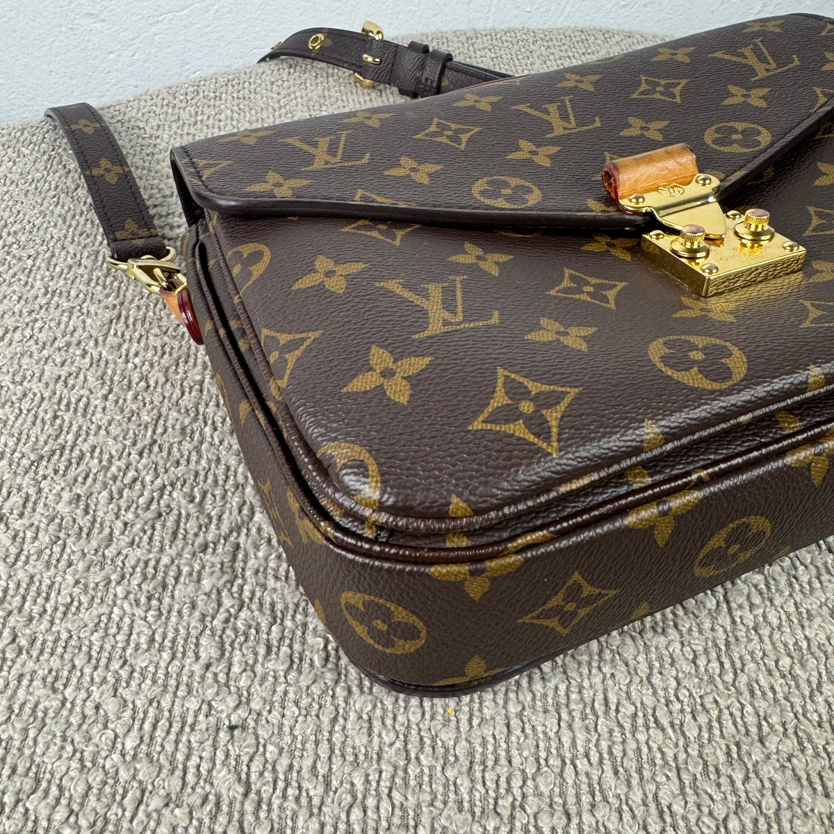 Louis Vuitton Pochette Métis – Monogram Canvas