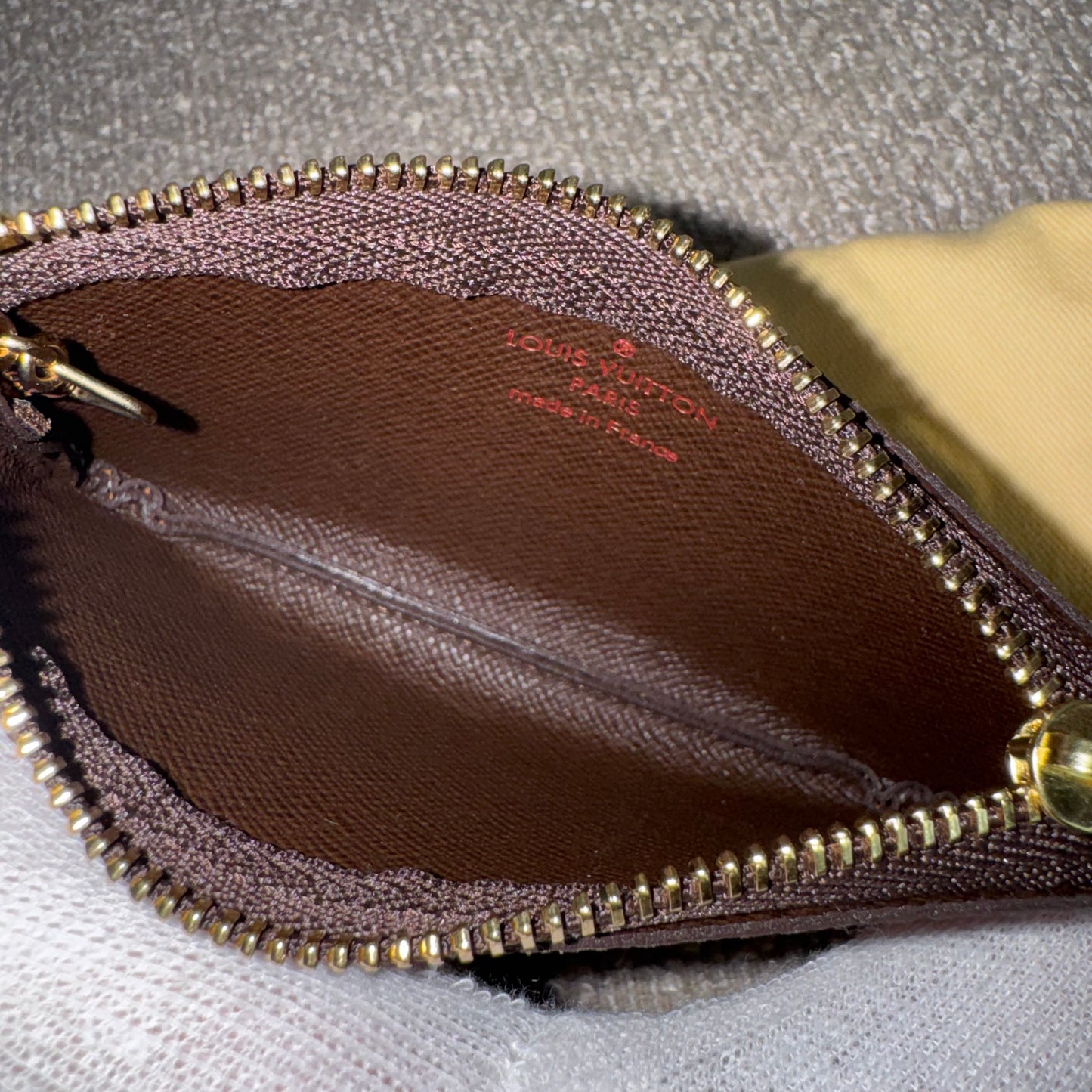 Louis Vuitton Schlüsseletui Damier Ebene (N62658)