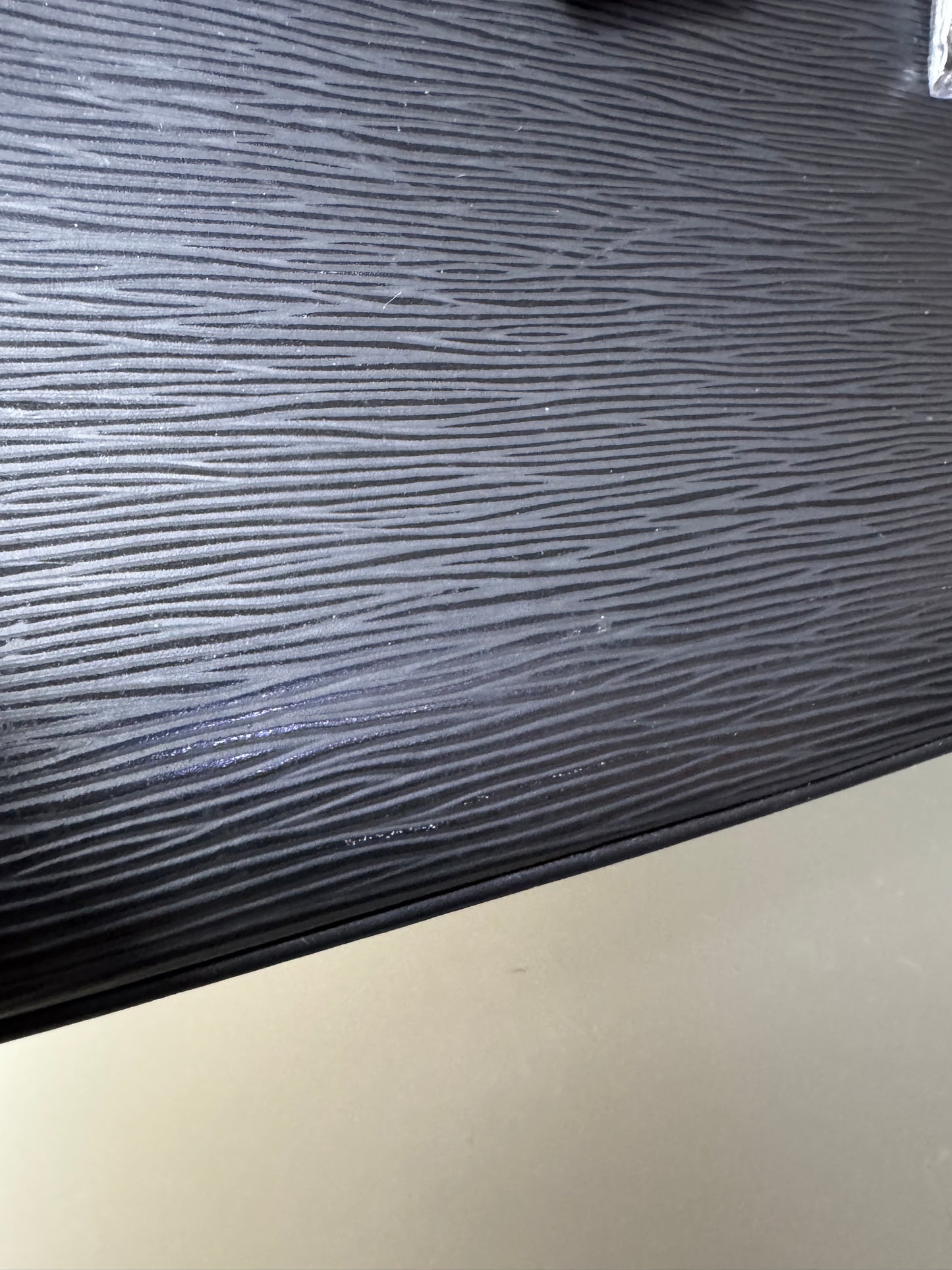 Louis Vuitton Kleber MM – Epi Leder schwarz