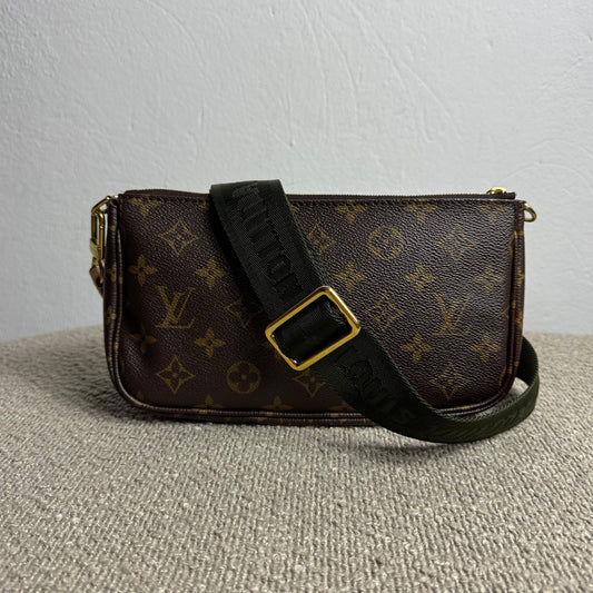Louis Vuitton Multi Pochette Accessoires Monogram – Grüner Trageriemen