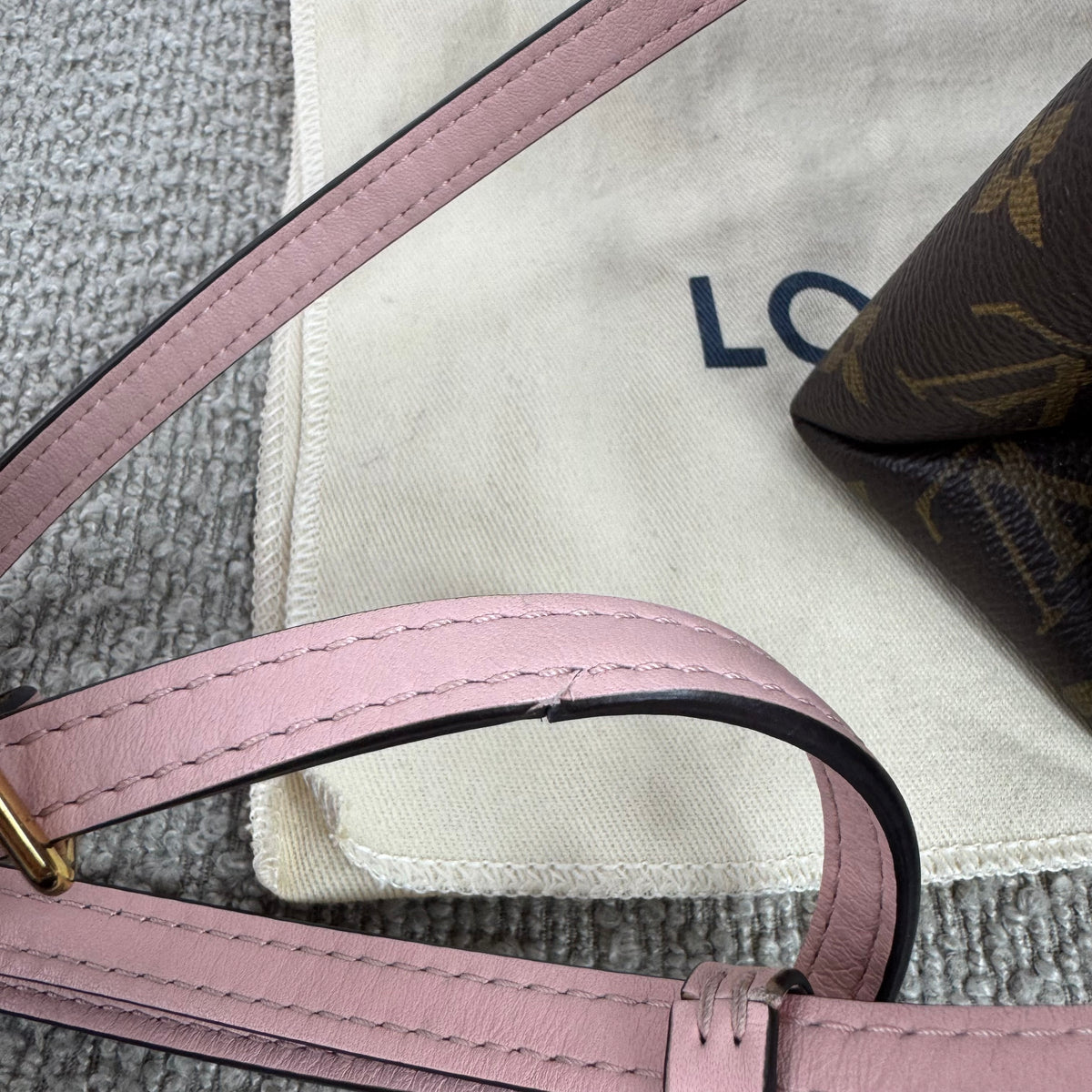 Louis Vuitton Locky BB – Monogram Canvas / Rosa