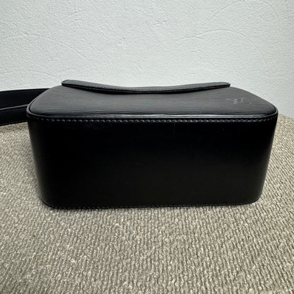 Louis Vuitton Buci Schultertasche – Epi Leder Schwarz