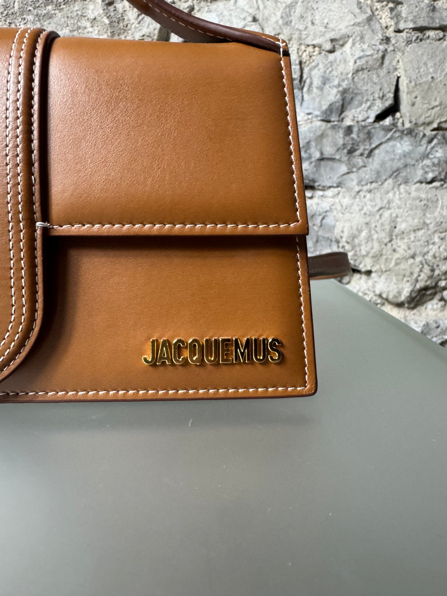 Jacquemus Le Bambino – Braun