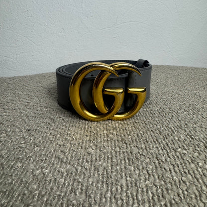 Gucci GG Marmont Gürtel Grau mit goldener GG-Schnalle