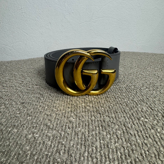Gucci GG Marmont Gürtel Grau mit goldener GG-Schnalle