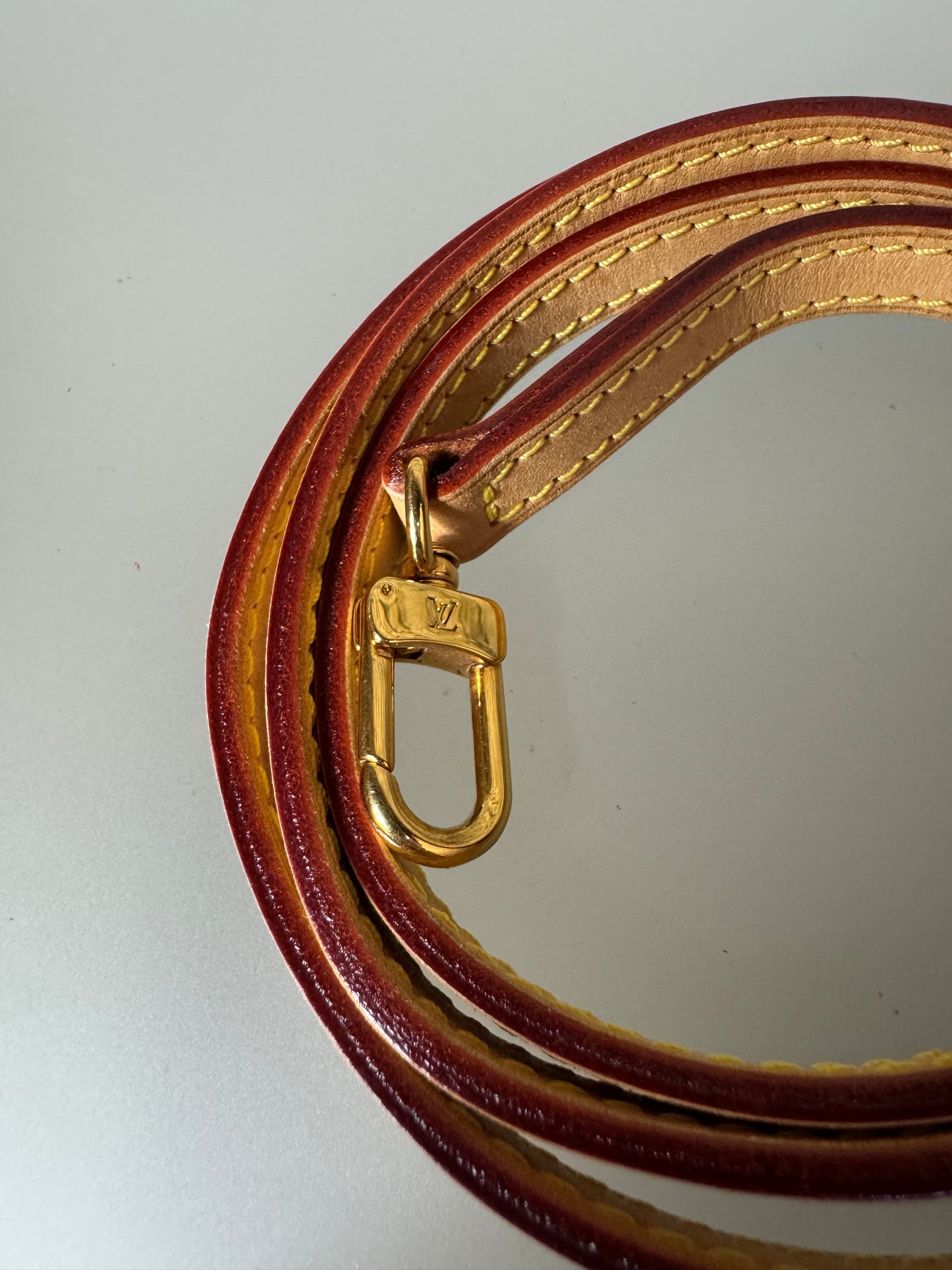 Louis Vuitton Schulterriemen – Leder (116 cm)