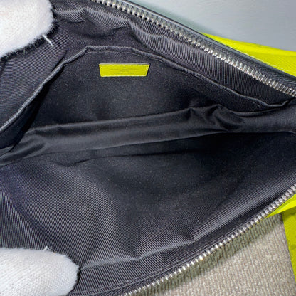 Louis Vuitton Outdoor Messenger Bag – Taïgarama Neon Gelb