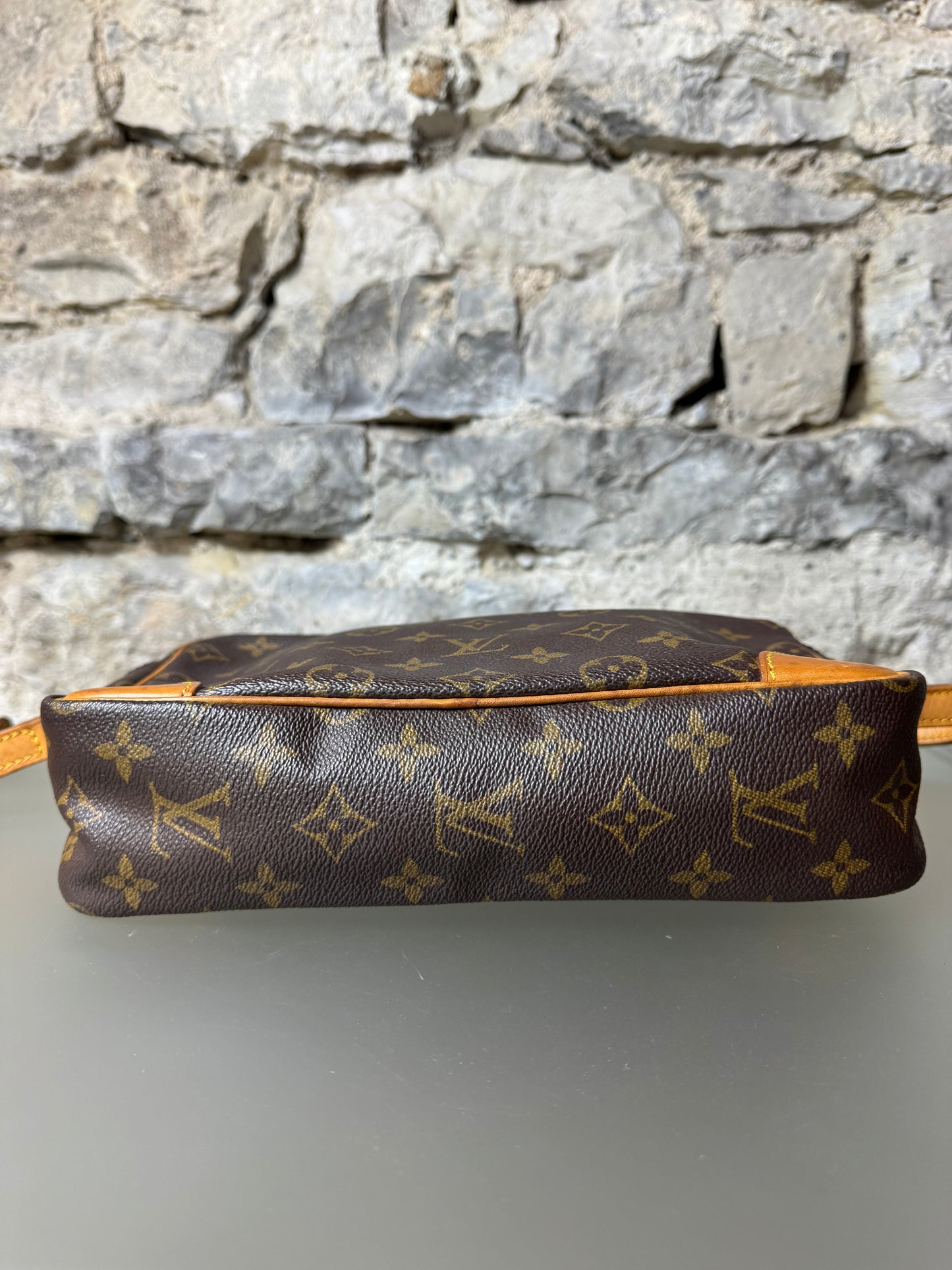 Louis Vuitton Trocadero 24 Monogram Canvas
