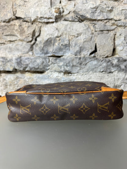 Louis Vuitton Trocadero 24 Monogram Canvas