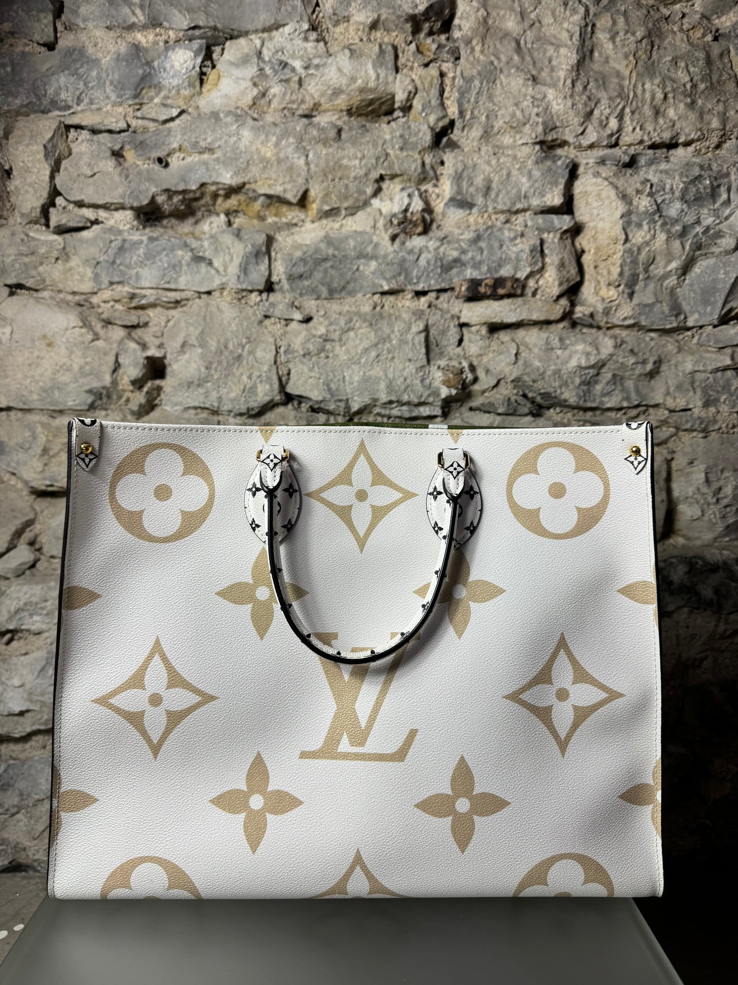 Louis Vuitton Onthego GM – Giant Monogram Limited Edition