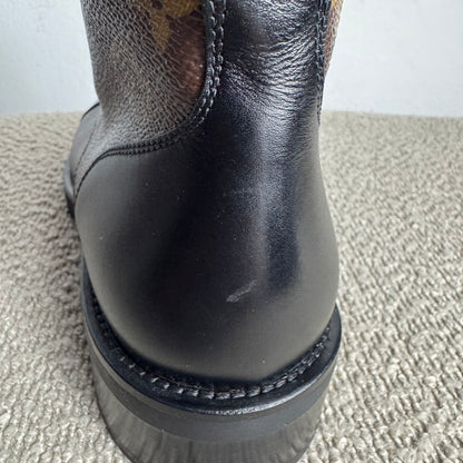 Louis Vuitton Wonderland Flat Ranger Monogram Boots – Gr. 39