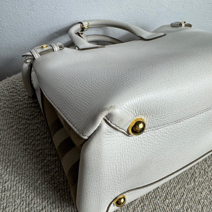 Burberry Banner Bag Grainy Calfskin Weiß