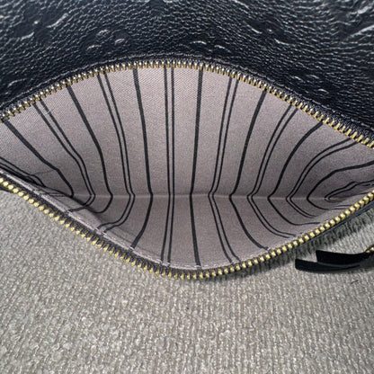 Louis Vuitton Pochette Métis – Monogram Empreinte Leder Schwarz