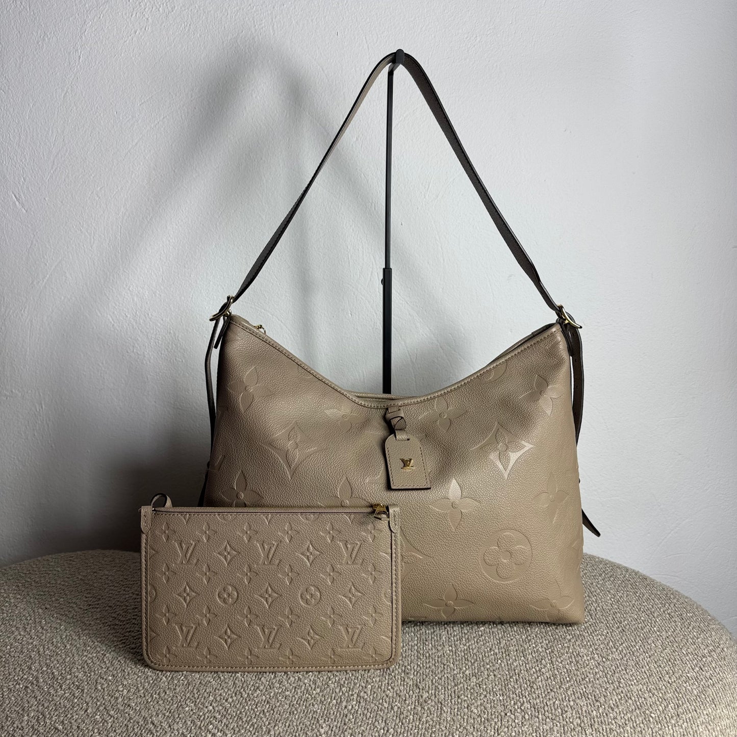 Louis Vuitton CarryAll MM – Monogram Empreinte Leder Taube
