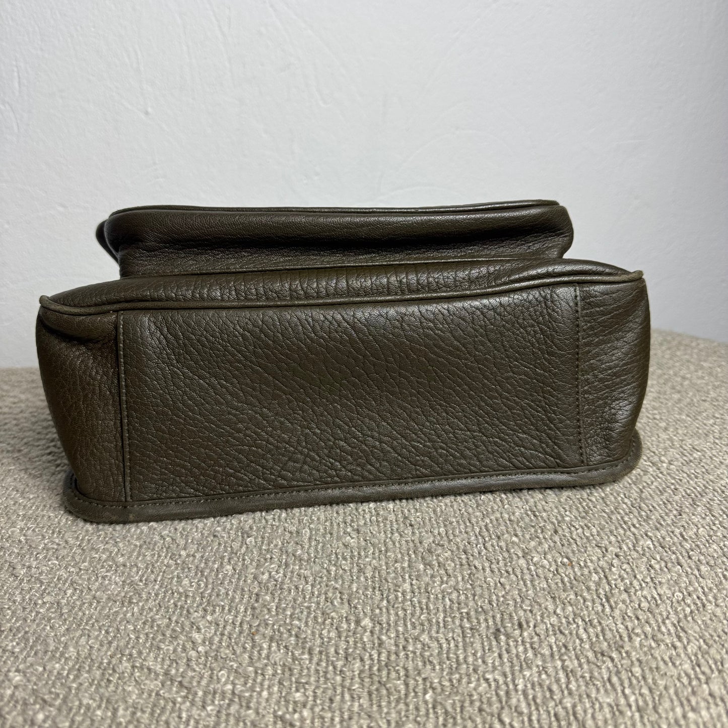 Yves Saint Laurent NIKI Medium aus genarbtem Lammleder