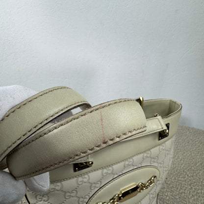 Gucci Mini Guccissima Punch Tote Bag – Weiß