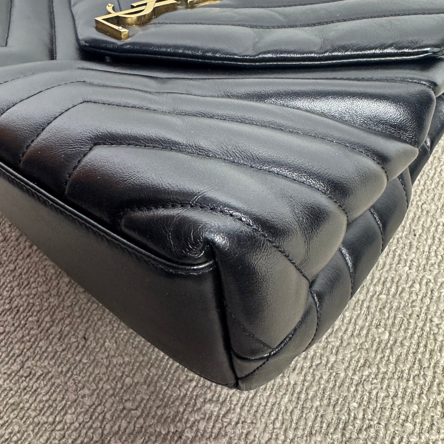 Saint Laurent Loulou Medium Matelassé aus Lammleder Schwarz