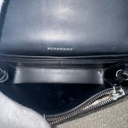 Burberry Perforated Leder Flap Shoulder Bag Schwarz