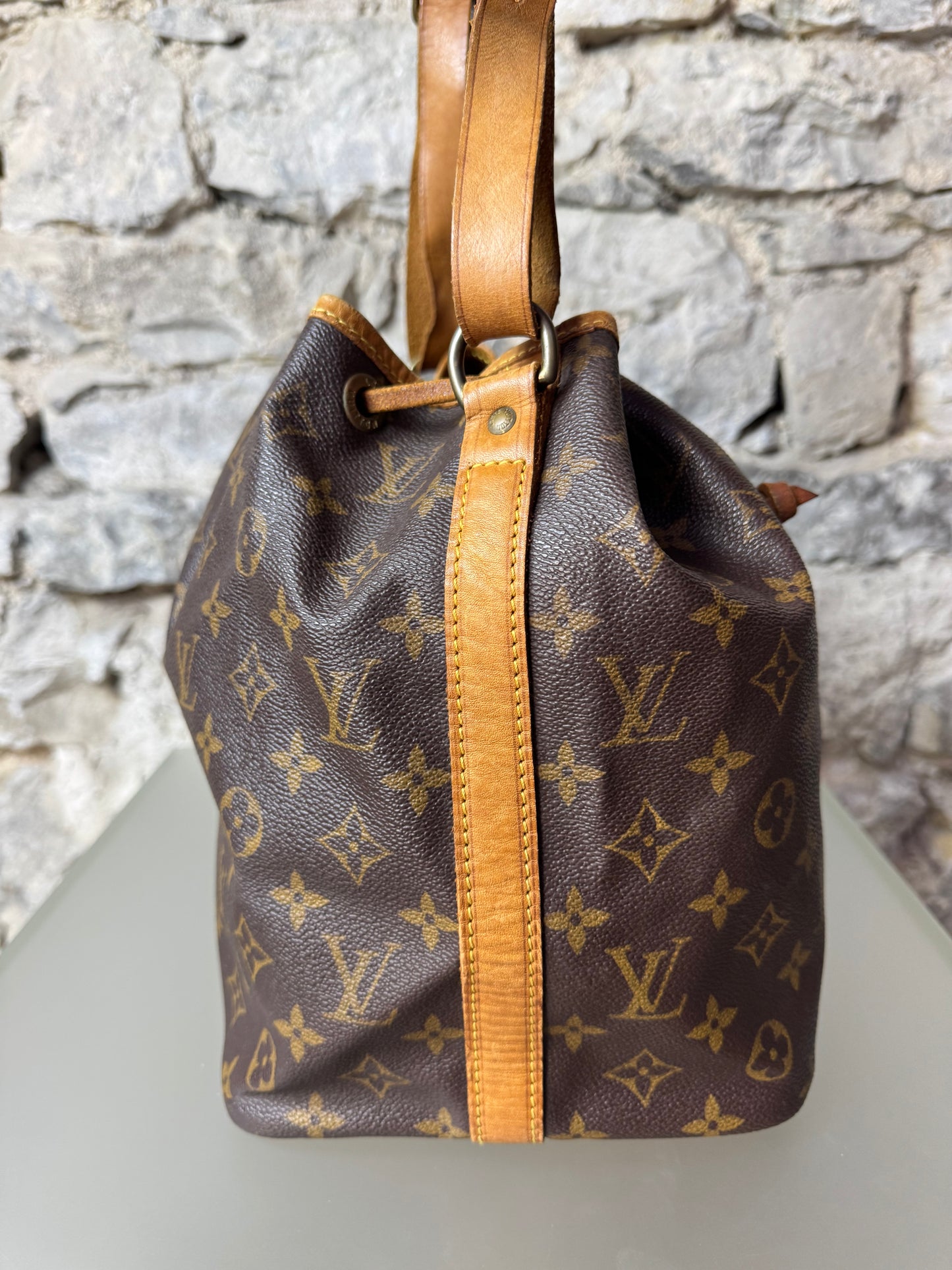 Louis Vuitton Petit Noé Schultertasche – Monogram Canvas