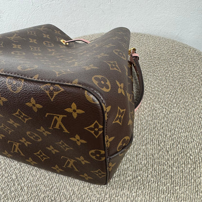 Louis Vuitton NéoNoé MM – Monogram Canvas / Rosa