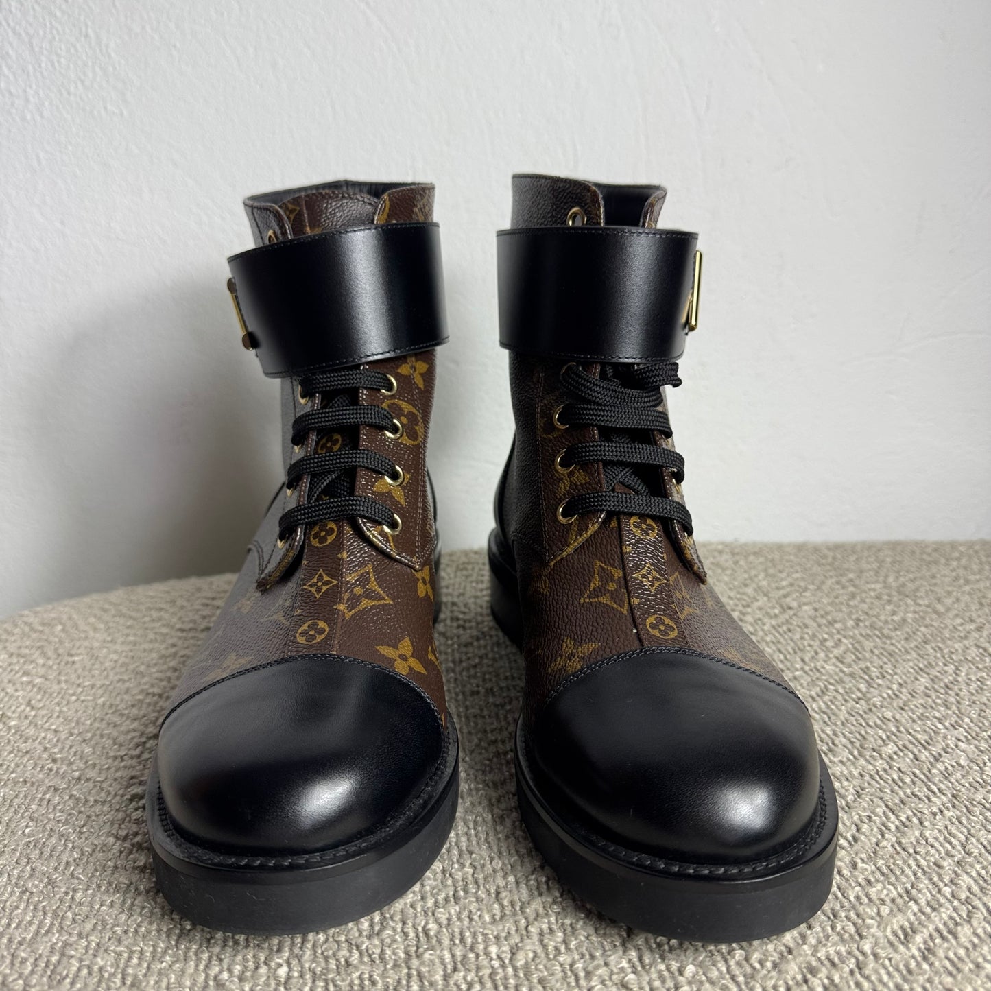 Louis Vuitton Wonderland Flat Ranger Monogram Boots – Gr. 39