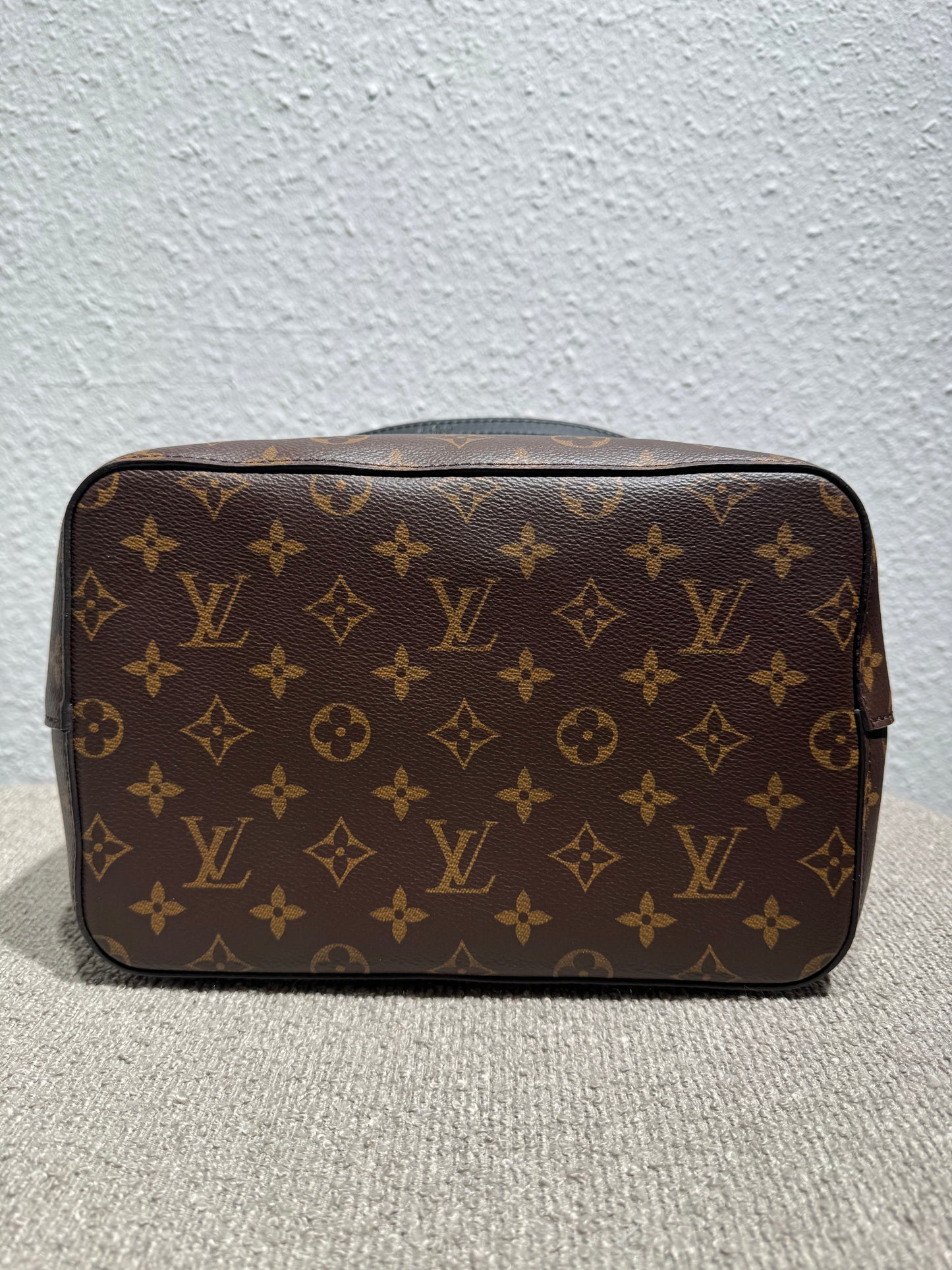 Louis Vuitton NéoNoé Monogram – Schwarz