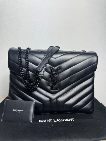 Yves Saint Laurent Loulou Medium – Schwarz mit schwarzer Hardware