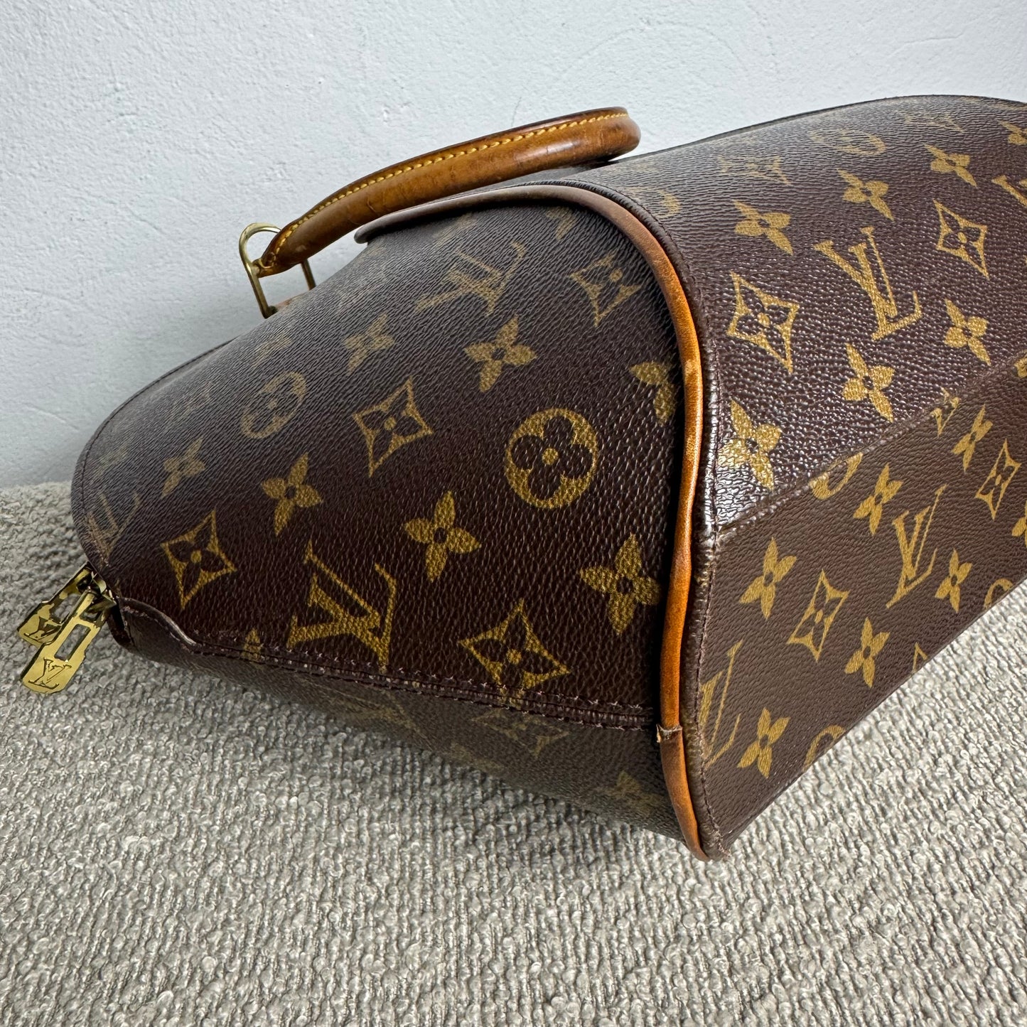 Louis Vuitton Ellipse MM – Monogram Canvas