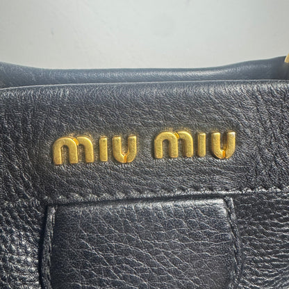 Miu Miu Henkeltasche Tote Bag Vitello Leder Schwarz