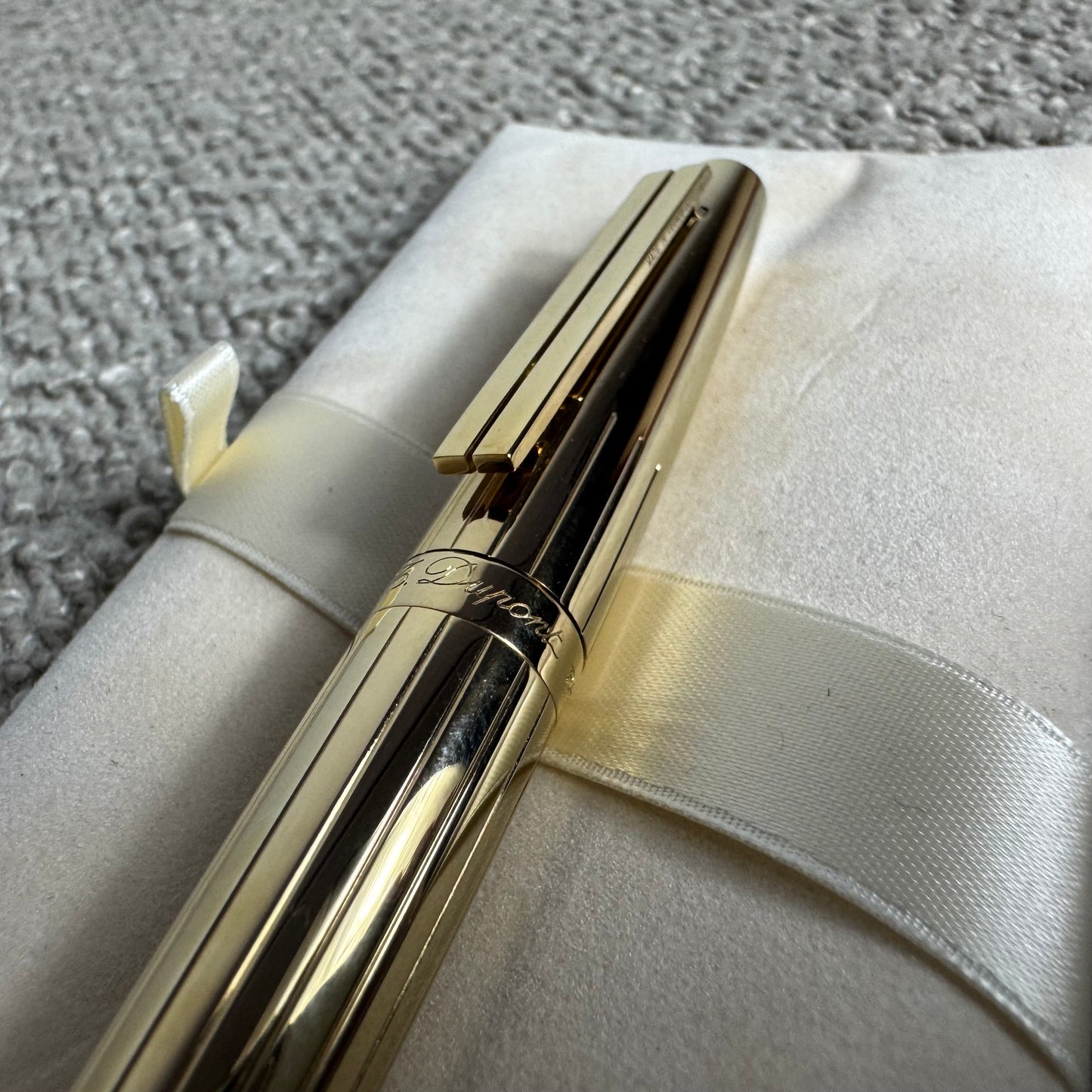 S.T. Dupont Ellipsis Gold-Finish Kugelschreiber