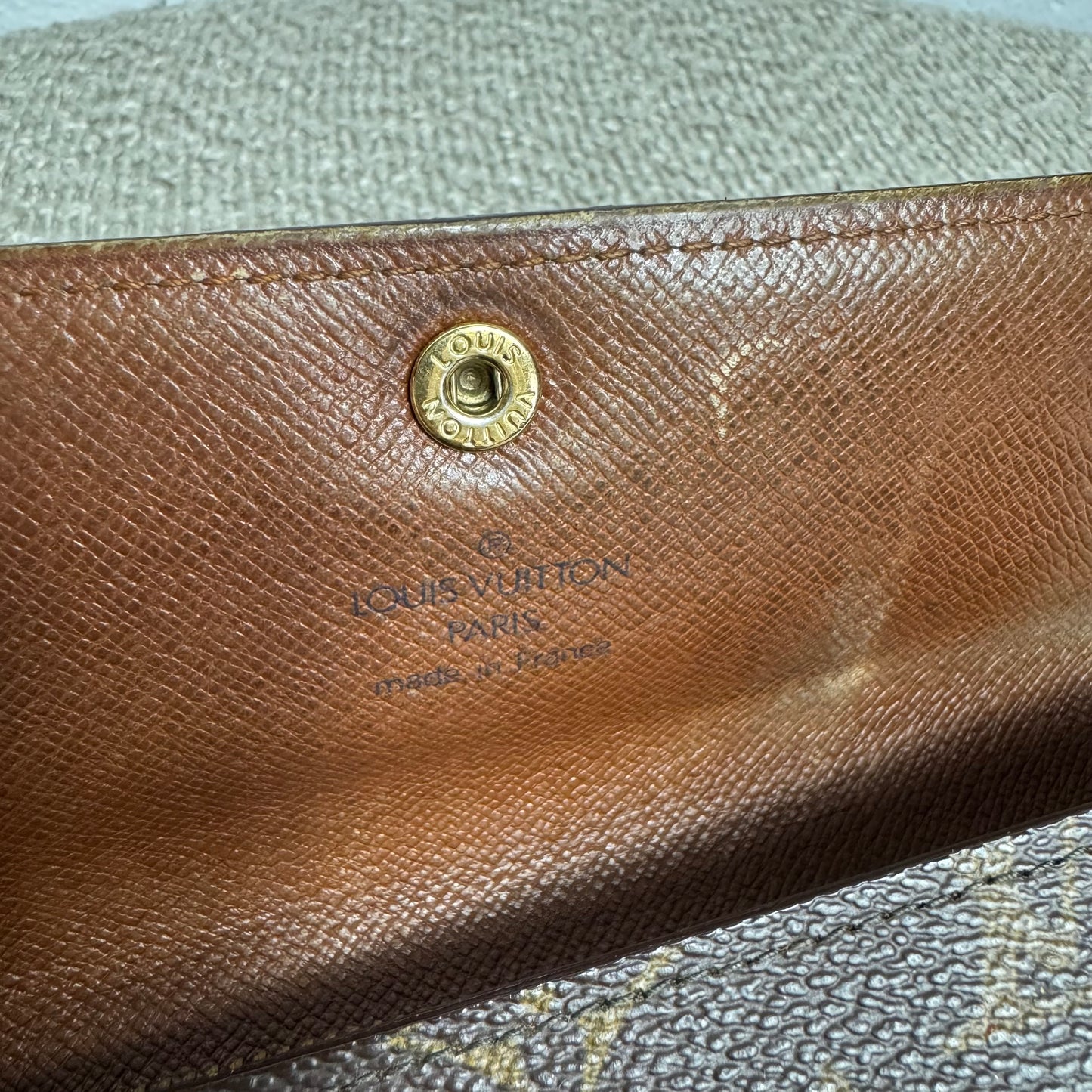 Louis Vuitton Sarah Wallet – Monogram Canvas (MI0962)