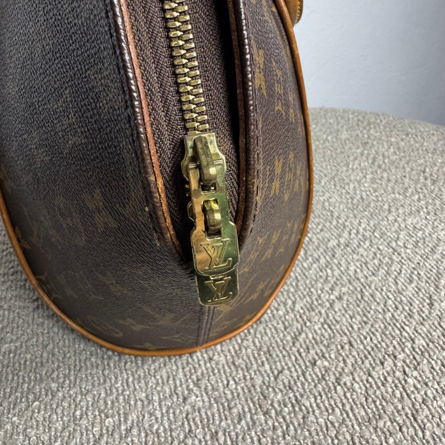 Louis Vuitton Ellipse MM – Monogram Canvas